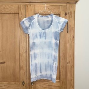 Women’s Lululemon tie dye tank size 4